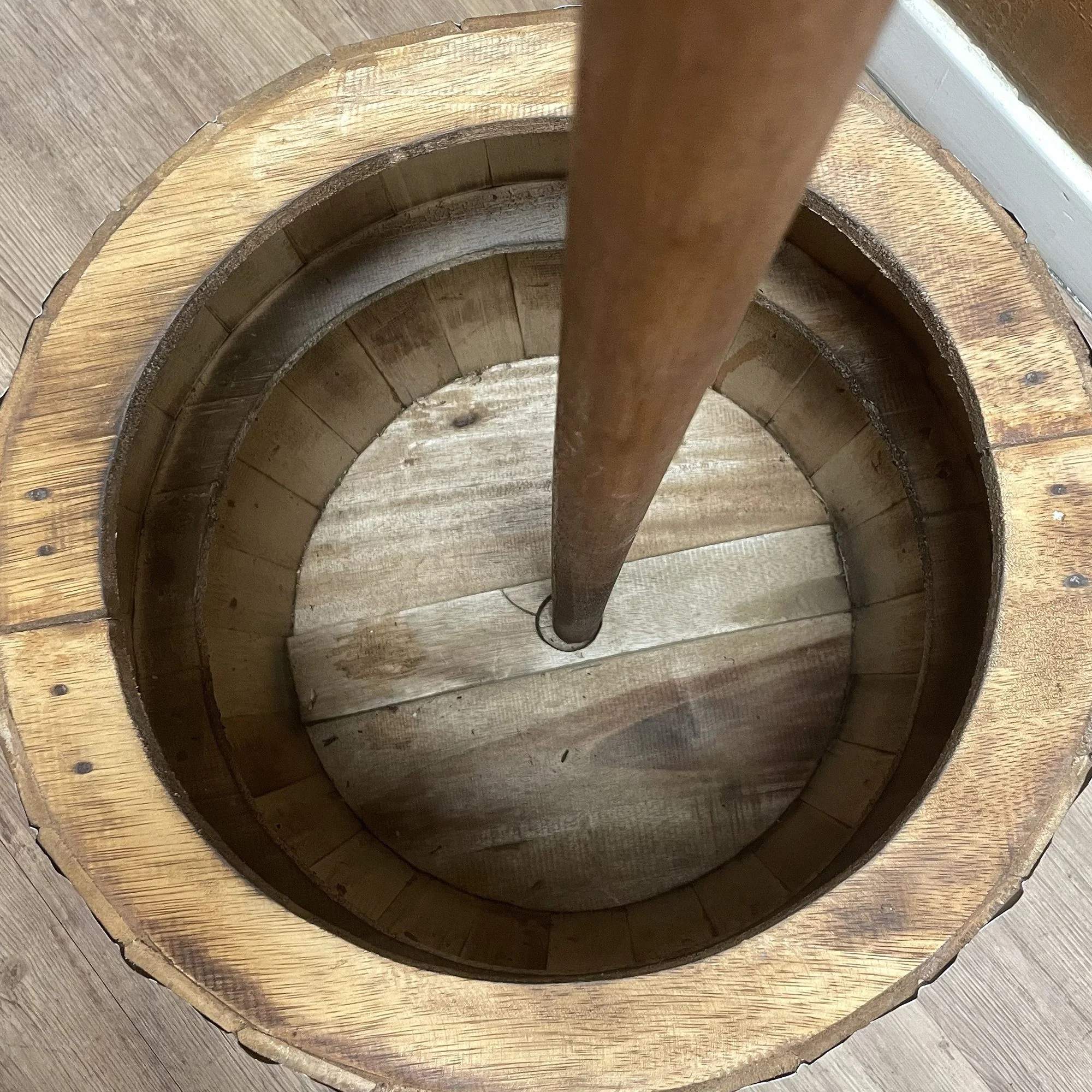 Beer Barrel Stool & Parasol Stand – Natural Wood 38 x 32 cm - Image 3