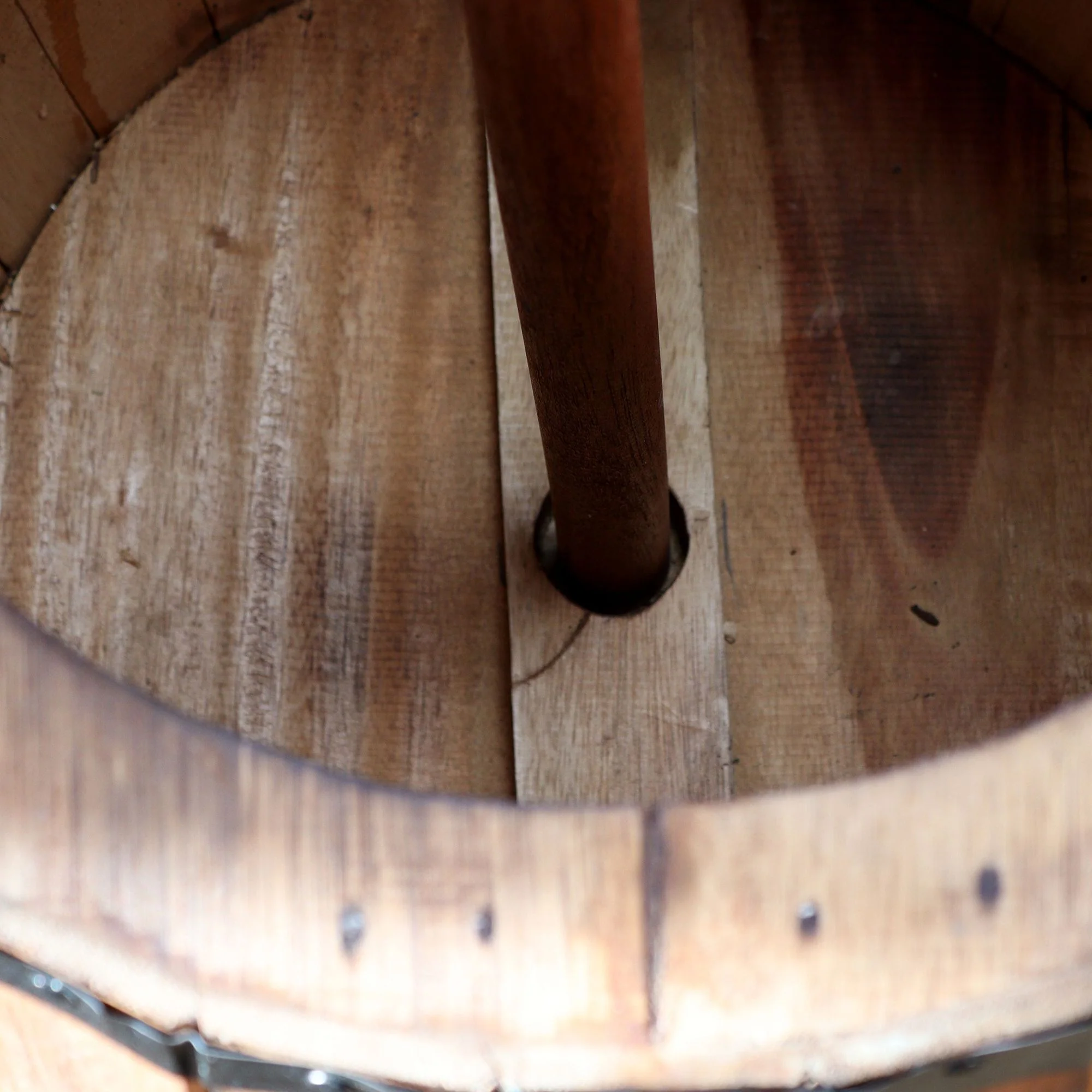 Beer Barrel Stool & Parasol Stand – Natural Wood 38 x 32 cm - Image 5