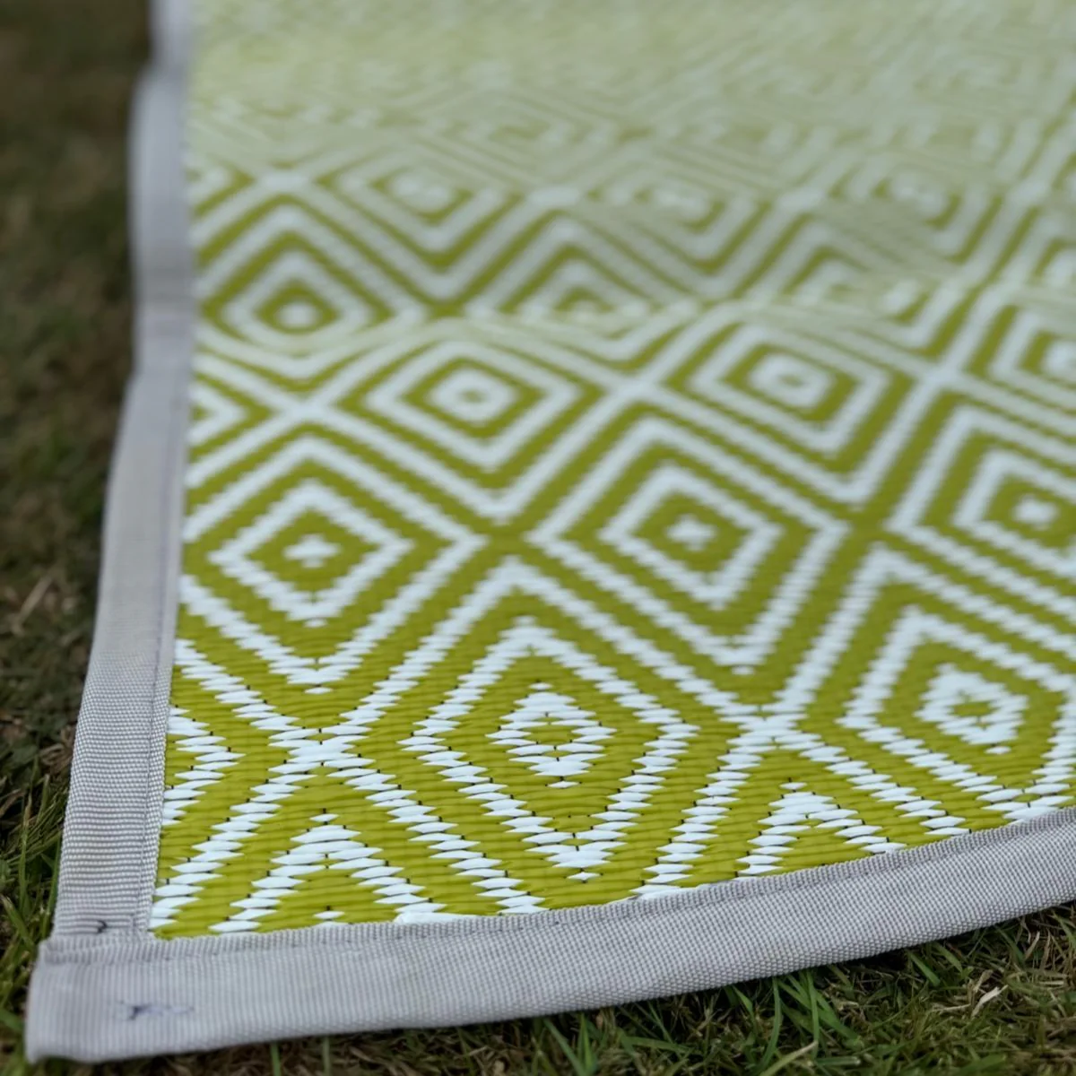 Poly Propylene Flooring Diamond Green / Dark Grey - Fire Retardant - Image 6